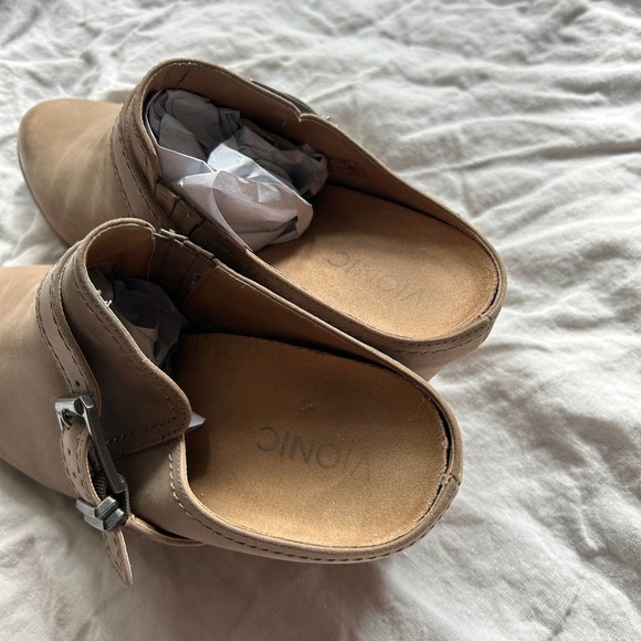 Women’s Bionic Cheyenne Clog Leather Mule Taupe Boot Shoes Size 9 Ret $149 - Picture 7 of 9